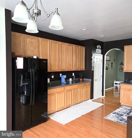 48 BATTLEFIELD DR, Charles Town, WV 25414