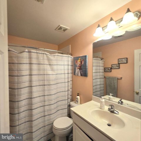 48 BATTLEFIELD DR, Charles Town, WV 25414