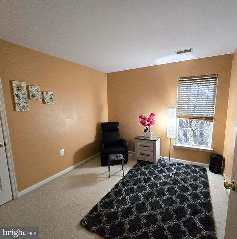 48 BATTLEFIELD DR, Charles Town, WV 25414