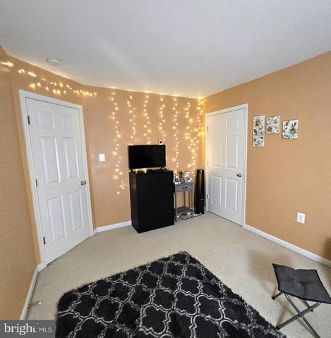 48 BATTLEFIELD DR, Charles Town, WV 25414