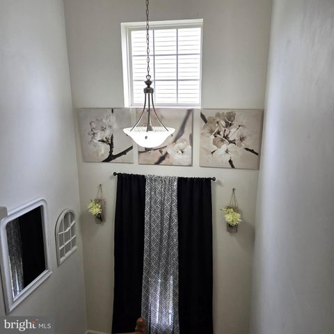 48 BATTLEFIELD DR, Charles Town, WV 25414