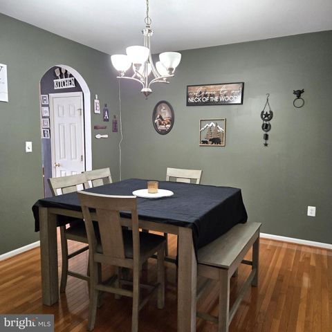 48 BATTLEFIELD DR, Charles Town, WV 25414