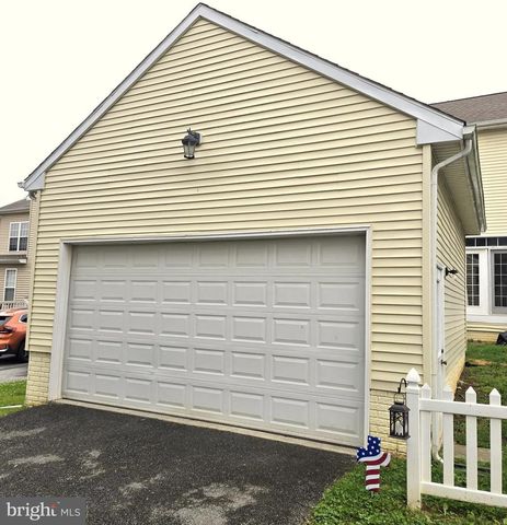 48 BATTLEFIELD DR, Charles Town, WV 25414