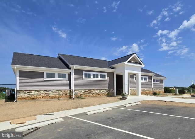 48 BATTLEFIELD DR, Charles Town, WV 25414