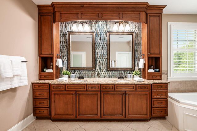 9533 Tartan Ridge Court, Dublin, OH 43017