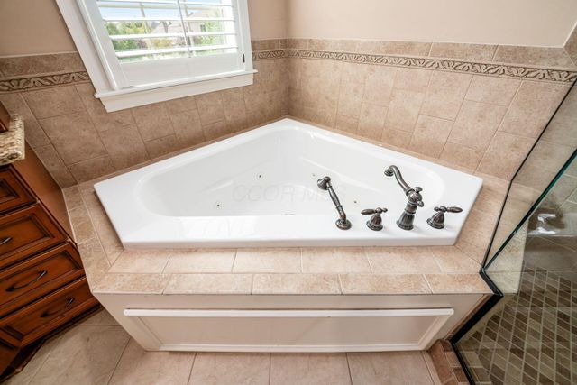 9533 Tartan Ridge Court, Dublin, OH 43017