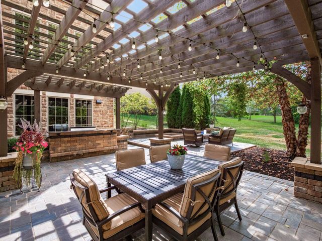 9533 Tartan Ridge Court, Dublin, OH 43017