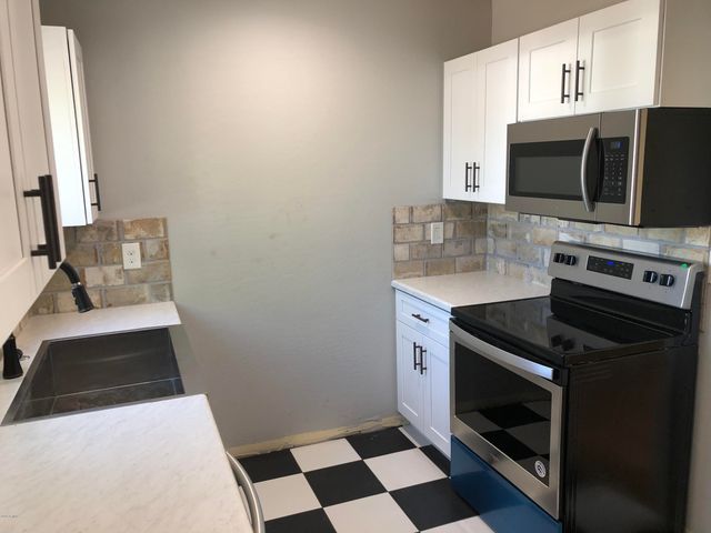 725 E Moreland Street, Phoenix, AZ 85006