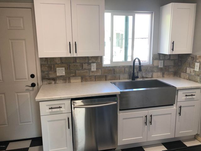 725 E Moreland Street, Phoenix, AZ 85006