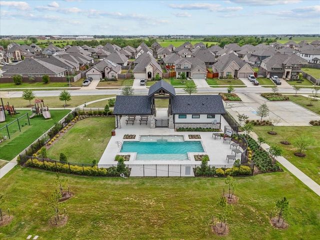 32302 Elmwood Manor, Waller, TX 77484