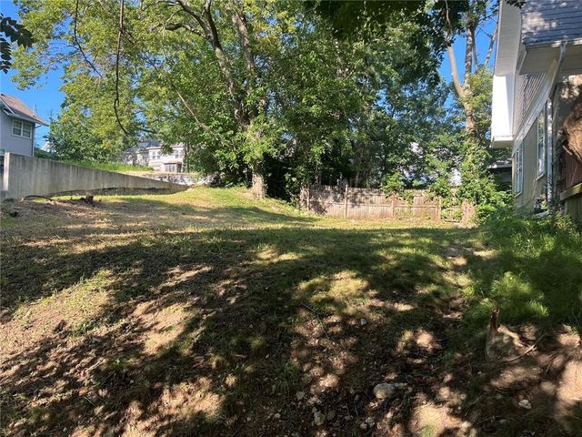 4235 Charlotte Street, Kansas City, MO 64110