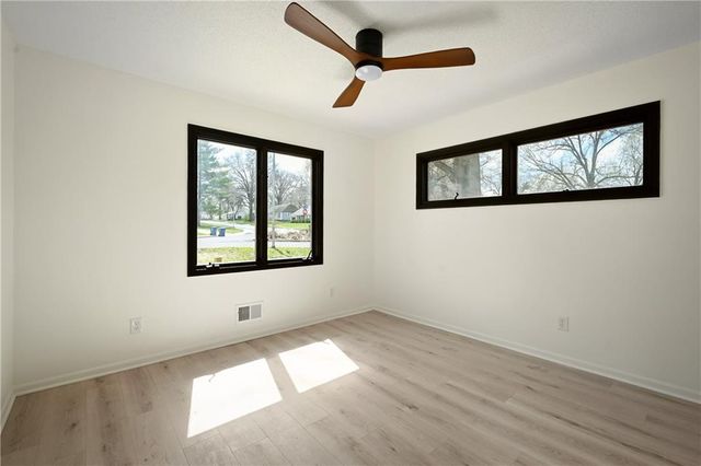 7529 Lamar Avenue, Prairie Village, KS 66208