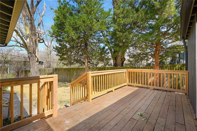 7529 Lamar Avenue, Prairie Village, KS 66208