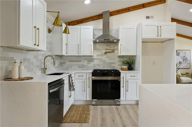 7529 Lamar Avenue, Prairie Village, KS 66208