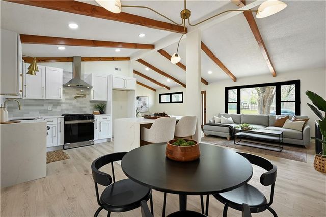 7529 Lamar Avenue, Prairie Village, KS 66208