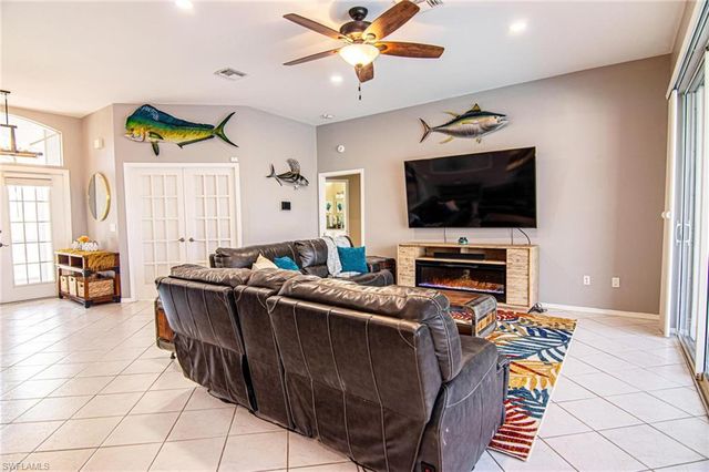 2031 Cornwallis PKWY, Cape Coral, FL 33904