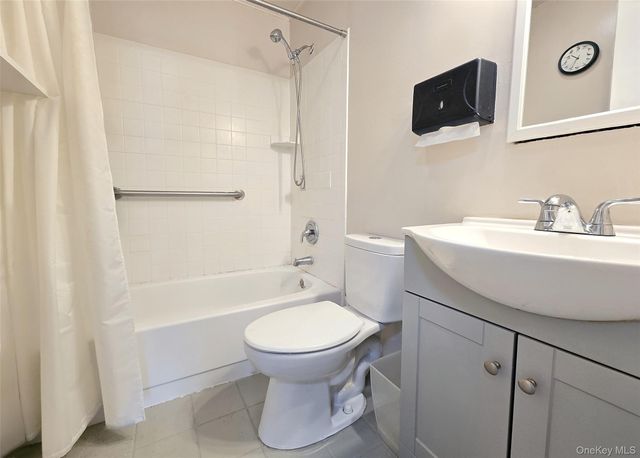 24 Quail Run, Massapequa, NY 11758