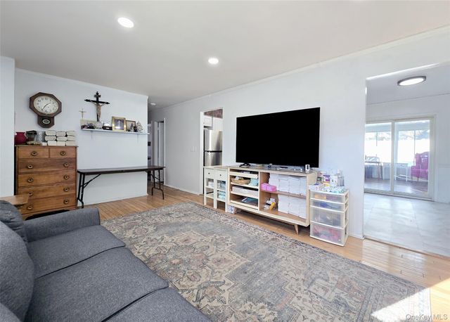 24 Quail Run, Massapequa, NY 11758