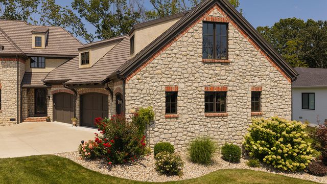 871 E Kenmare Court, Nixa, MO 65714