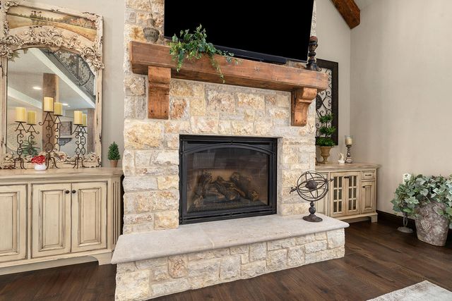 871 E Kenmare Court, Nixa, MO 65714