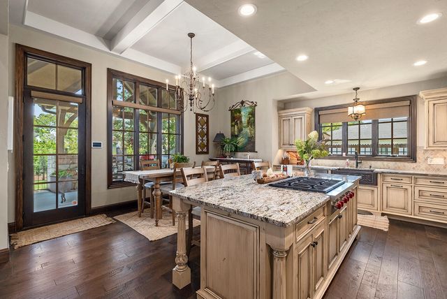 871 E Kenmare Court, Nixa, MO 65714