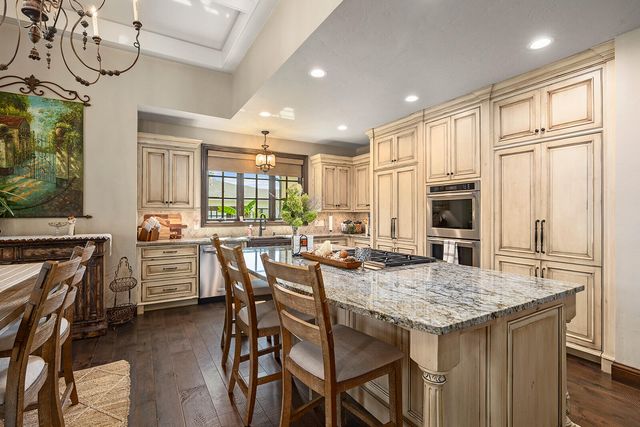 871 E Kenmare Court, Nixa, MO 65714