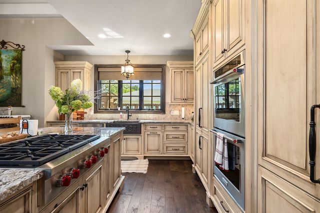 871 E Kenmare Court, Nixa, MO 65714