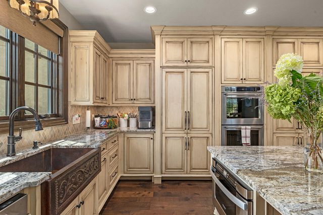 871 E Kenmare Court, Nixa, MO 65714