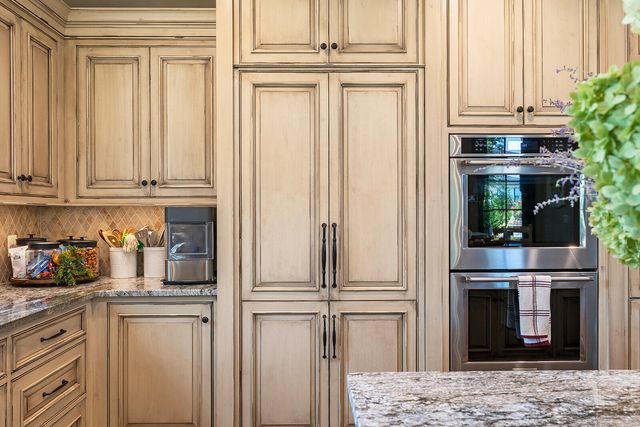 871 E Kenmare Court, Nixa, MO 65714