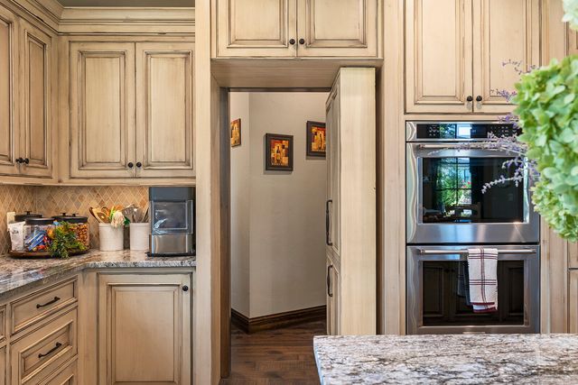 871 E Kenmare Court, Nixa, MO 65714