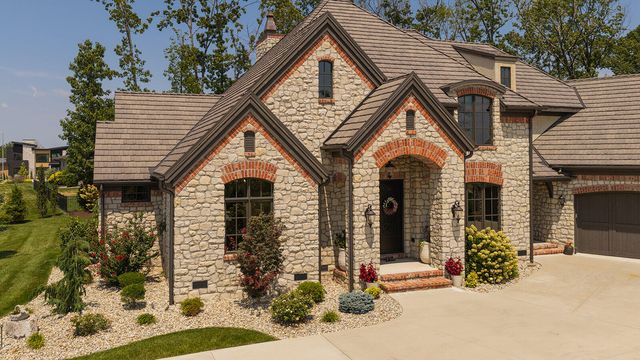 871 E Kenmare Court, Nixa, MO 65714