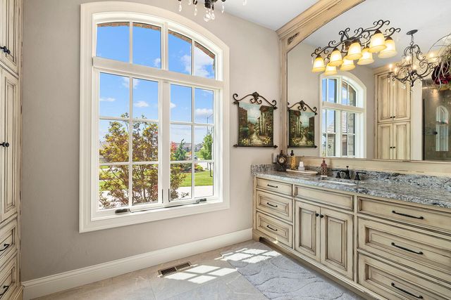 871 E Kenmare Court, Nixa, MO 65714