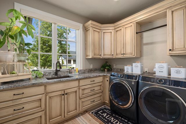 871 E Kenmare Court, Nixa, MO 65714
