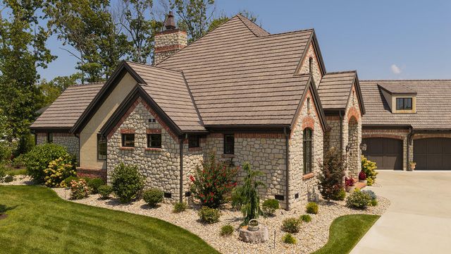 871 E Kenmare Court, Nixa, MO 65714