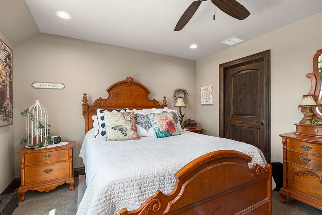 871 E Kenmare Court, Nixa, MO 65714
