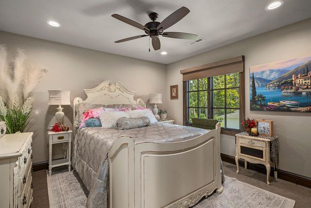 871 E Kenmare Court, Nixa, MO 65714