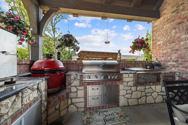 871 E Kenmare Court, Nixa, MO 65714