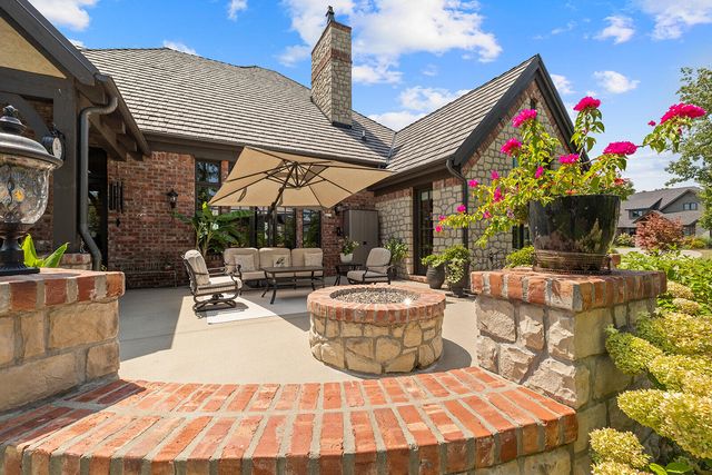 871 E Kenmare Court, Nixa, MO 65714