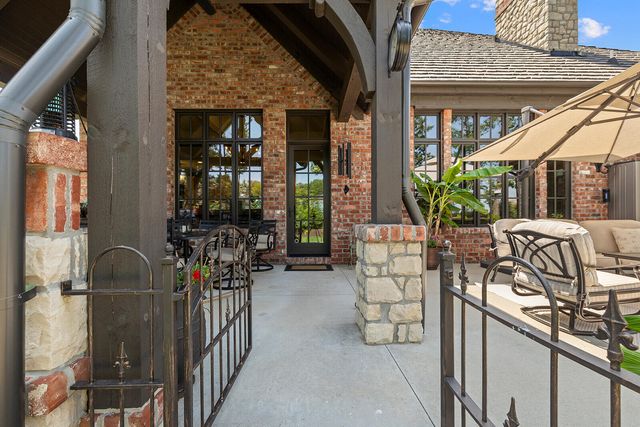 871 E Kenmare Court, Nixa, MO 65714