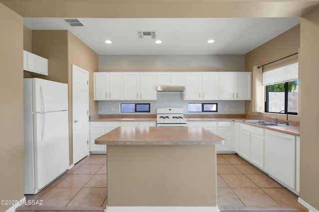 11804 N Sage Brook Road, Oro Valley, AZ 85737