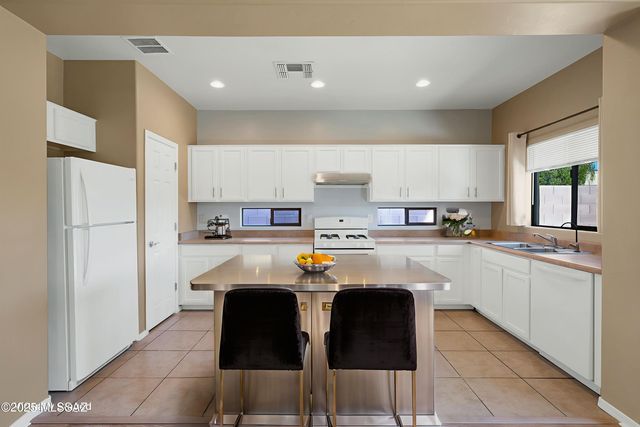 11804 N Sage Brook Road, Oro Valley, AZ 85737