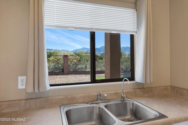 11804 N Sage Brook Road, Oro Valley, AZ 85737