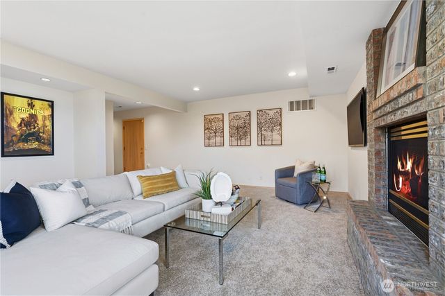 2626 NW 204th Street, Shoreline, WA 98177