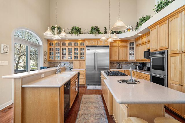 7412 Forest Ridge Drive, Schererville, IN 46375