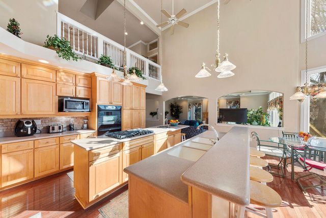 7412 Forest Ridge Drive, Schererville, IN 46375