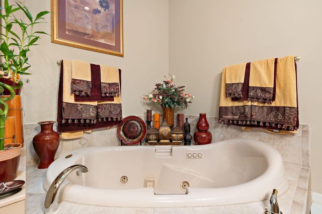 7412 Forest Ridge Drive, Schererville, IN 46375