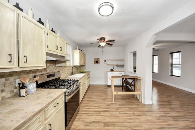 215 E Saint Charles Drive, Crosby, TX 77532