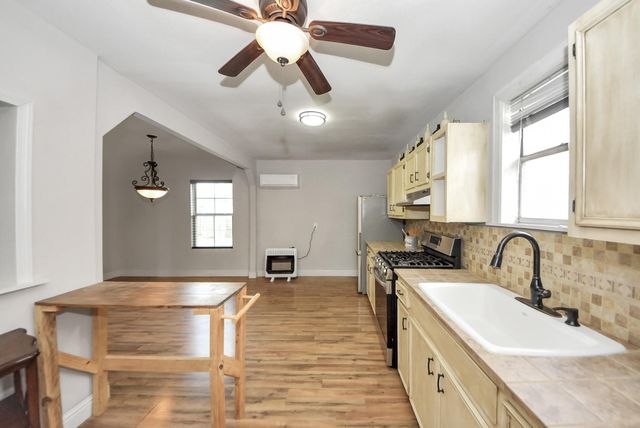 215 E Saint Charles Drive, Crosby, TX 77532