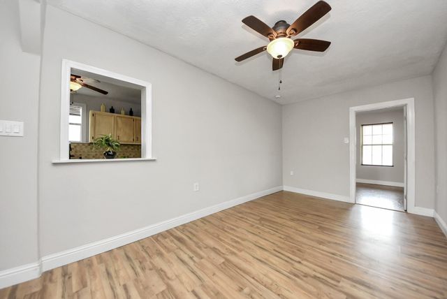 215 E Saint Charles Drive, Crosby, TX 77532