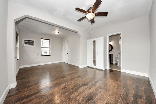 215 E Saint Charles Drive, Crosby, TX 77532